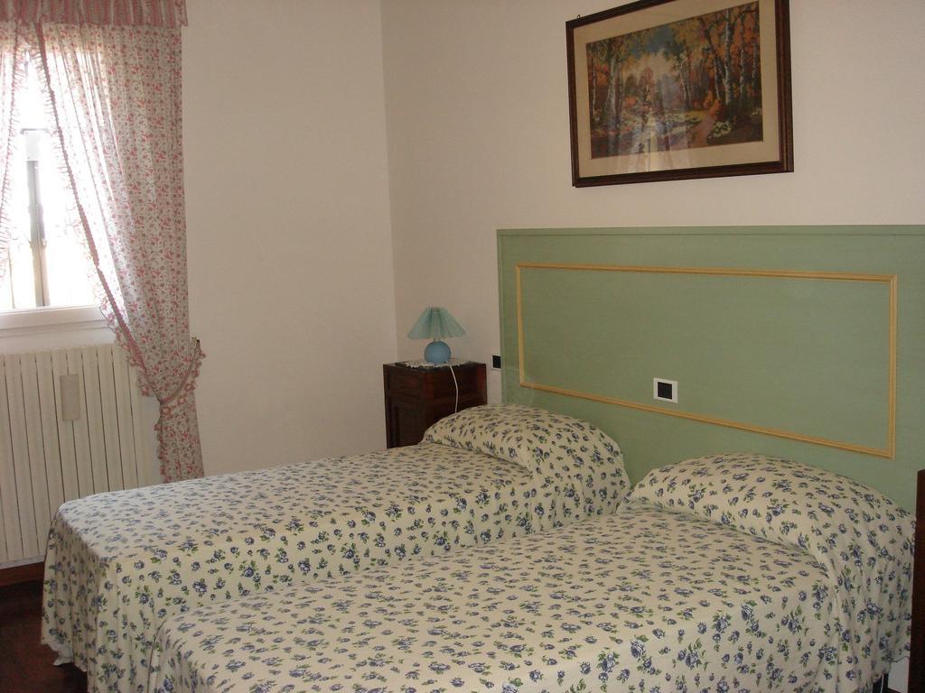 La Corte Del Cavaliere Bed & Breakfast Calderara di Reno Habitación foto